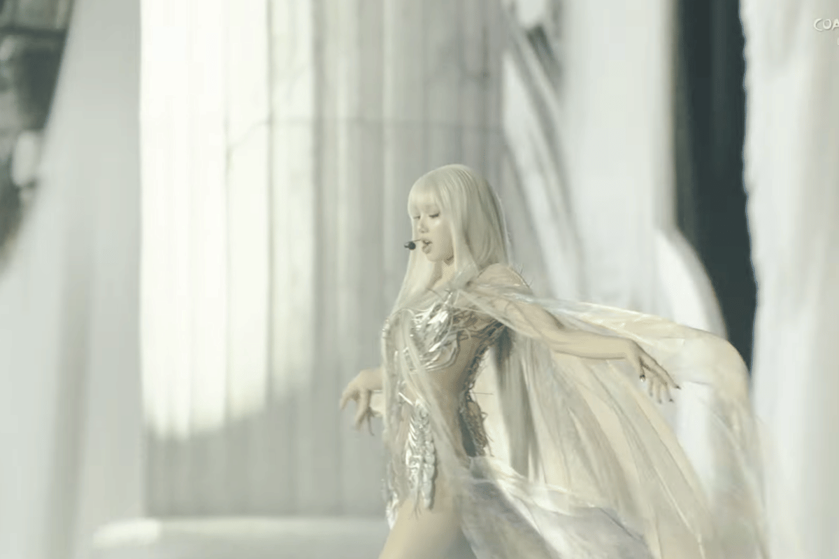 Lisa BLACKPINK di Coachella 2026 bareng Anyma (youtube.com/Coachella)