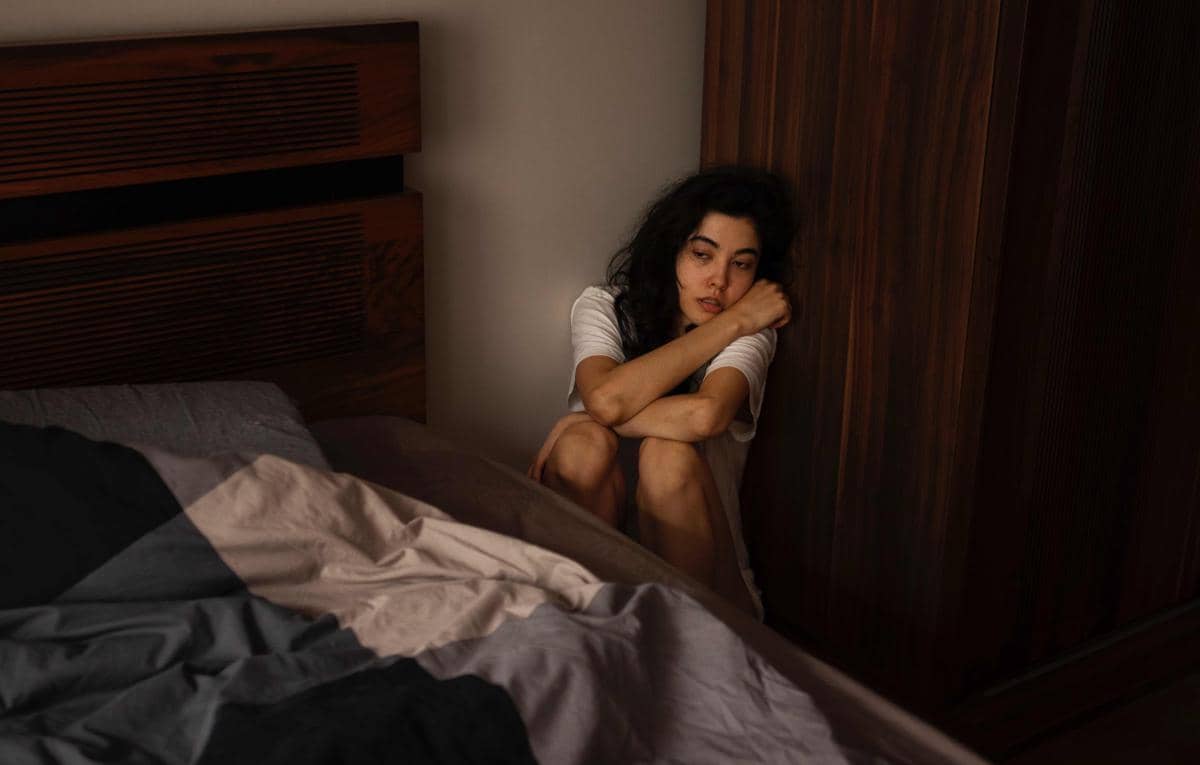 5 Pikiran yang Sering Muncul Jam 2 Pagi dan Bikin Kamu Susah Tidur