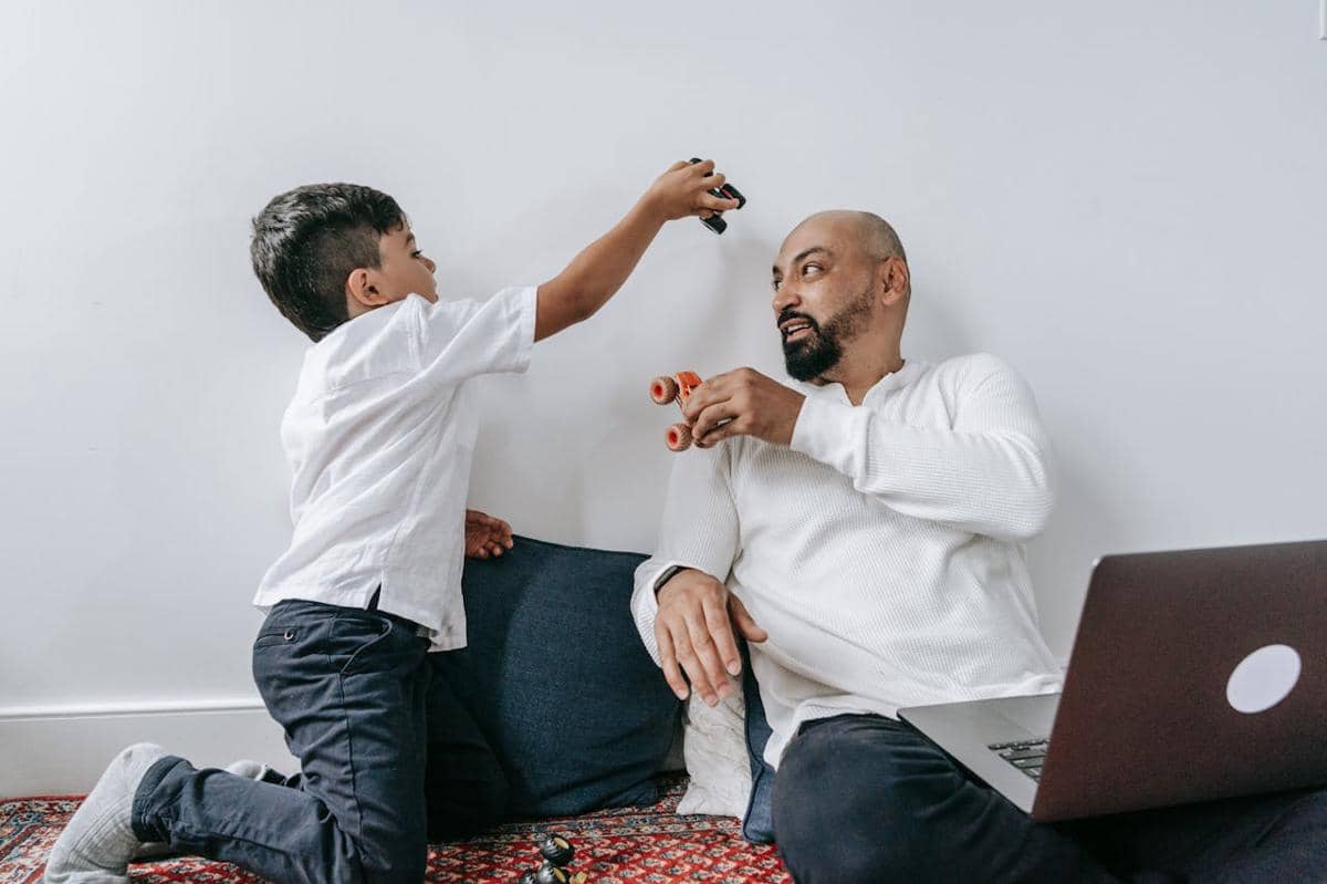 ilustrasi ayah dan anak