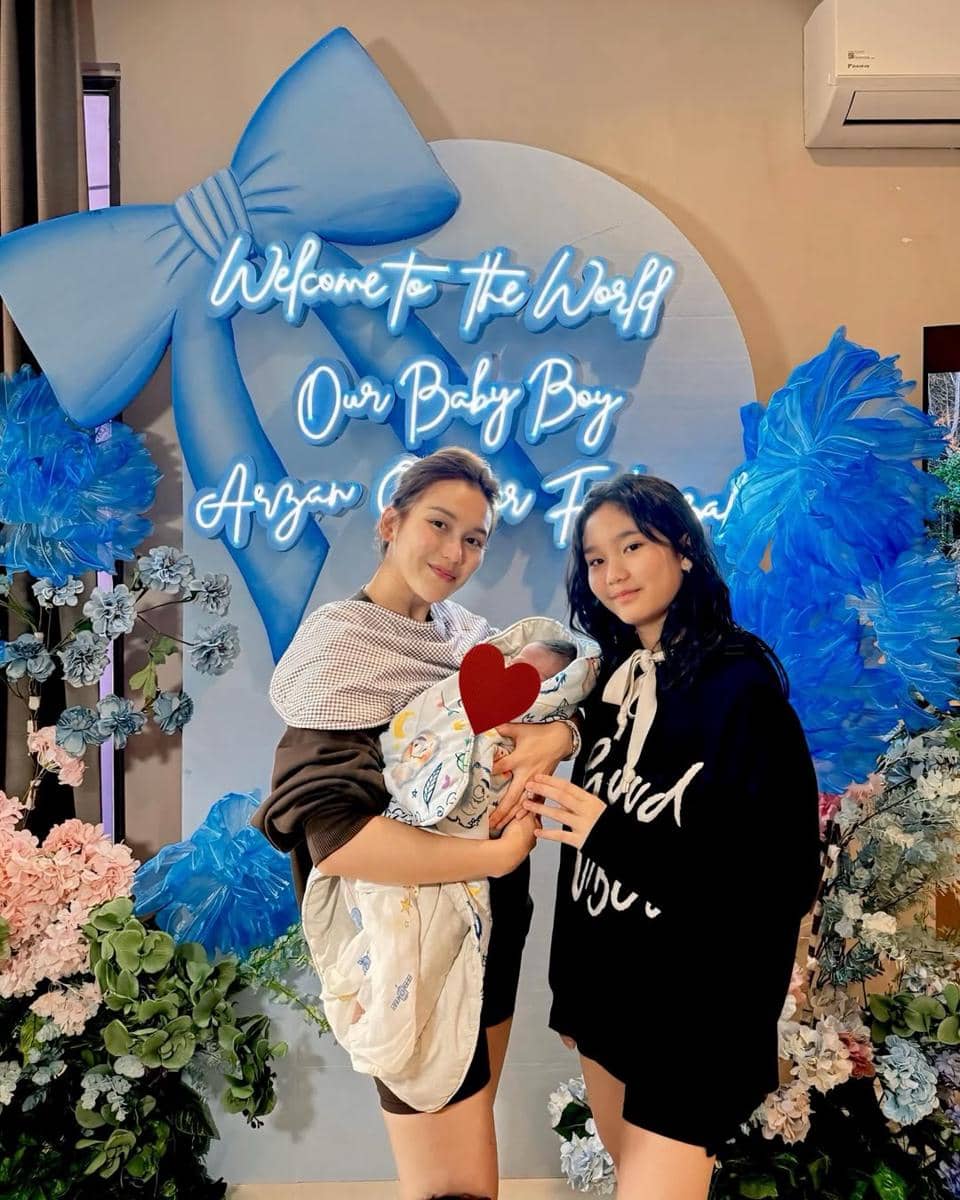 Adik Ayu Ting Ting Melahirkan Anak Ketigaa