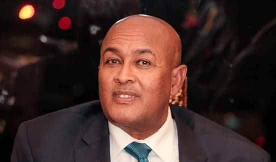 Abdirahman Mohamed Abdillahi sedang menghadiri pertemuan penting. 