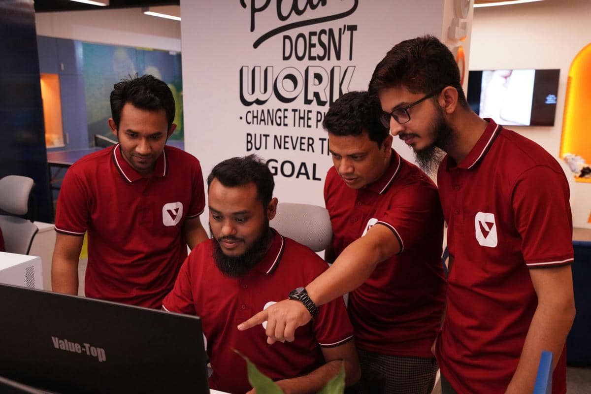 ilustrasi bersikap pragmatis di tempat kerja