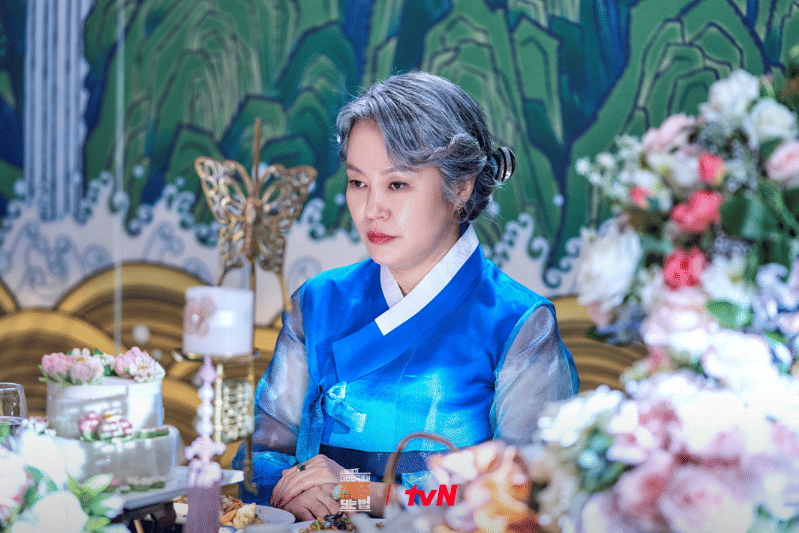 Kim Geum Soon di drama Mad Concrete Dreams