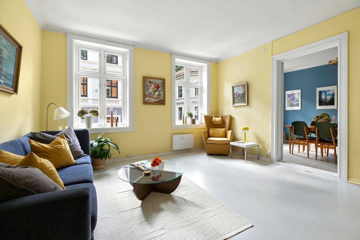 5 Jenis Cat Warna Kuning yang Bikin Hunian Terlihat Mewah dan Elegan