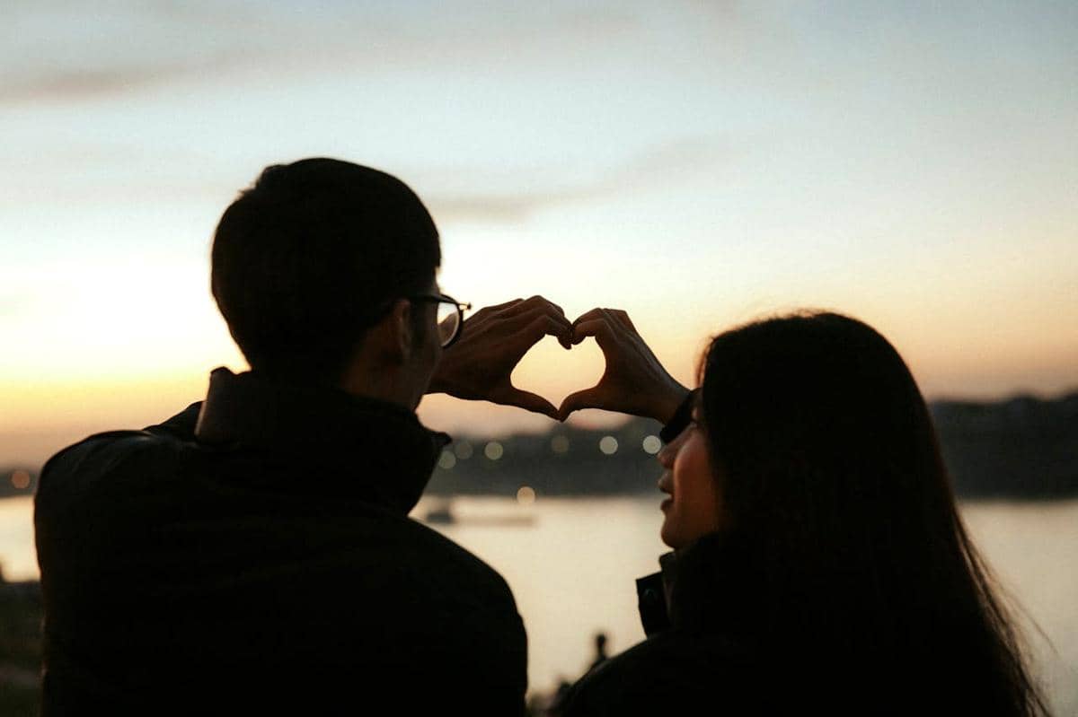 6 Pasangan Zodiak dengan Chemistry Paling Intens, Selalu Ada Scorpio!