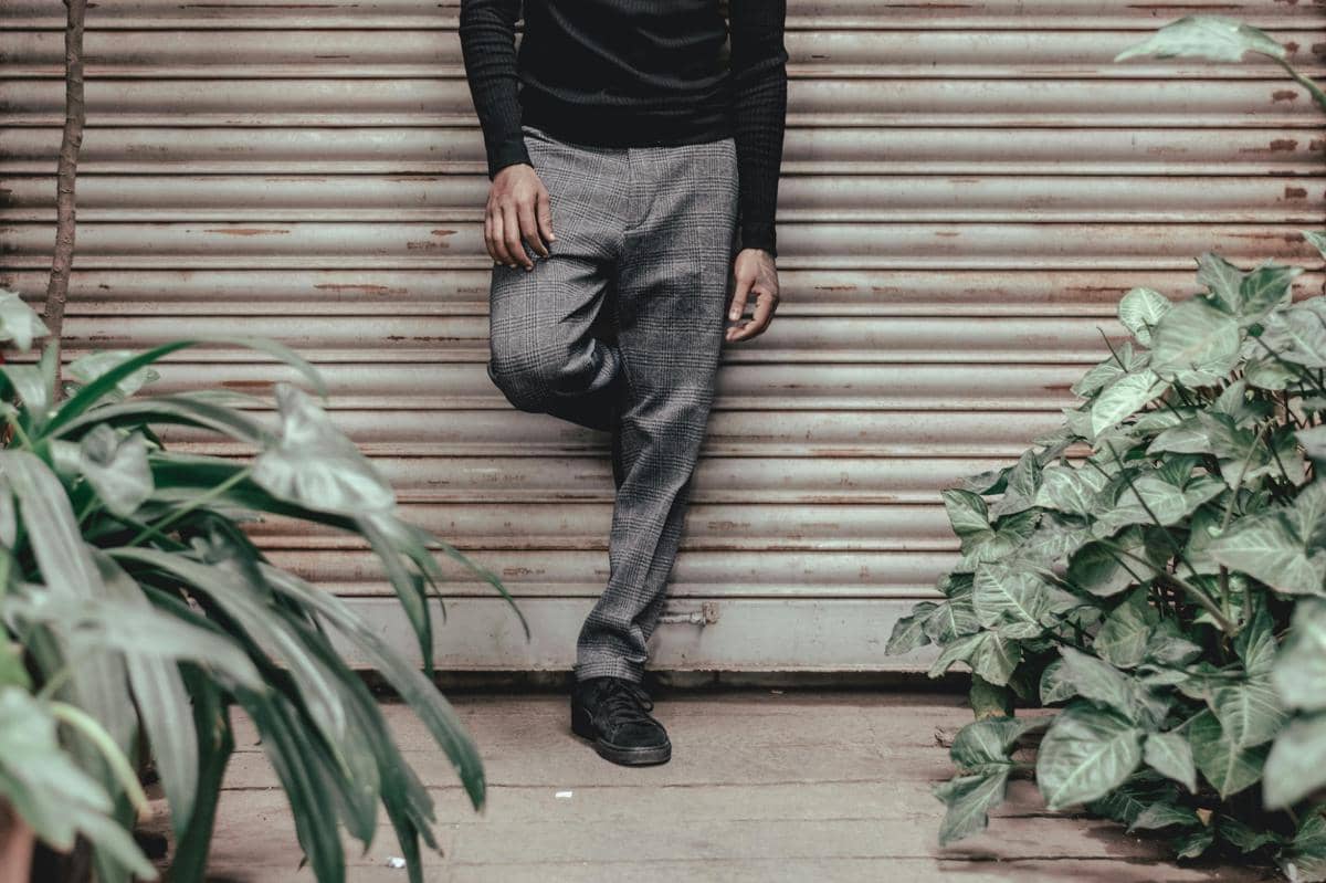 4 Warna Celana yang Hanya Dibutuhkan Pria, Cocok Semua Acara!