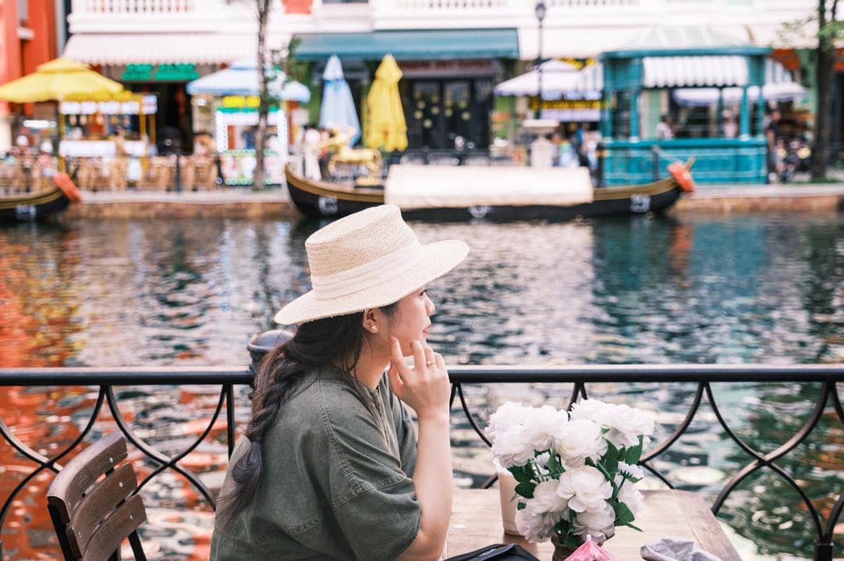 7 Kafe Tepi Sungai di Surabaya, Ngopi dengan View Ikonik Kali Mas