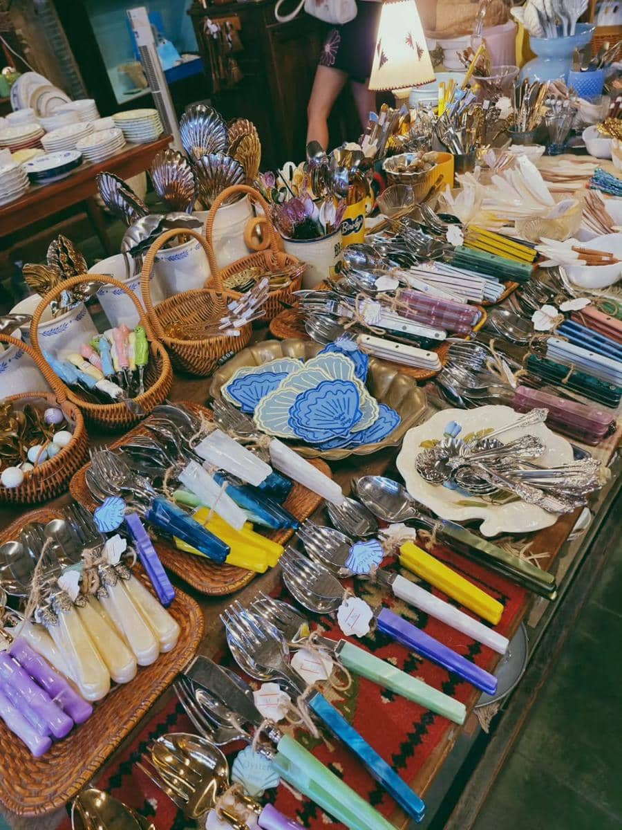 Prilly Latuconsina jalan-jalan di Chinatown Bangkok