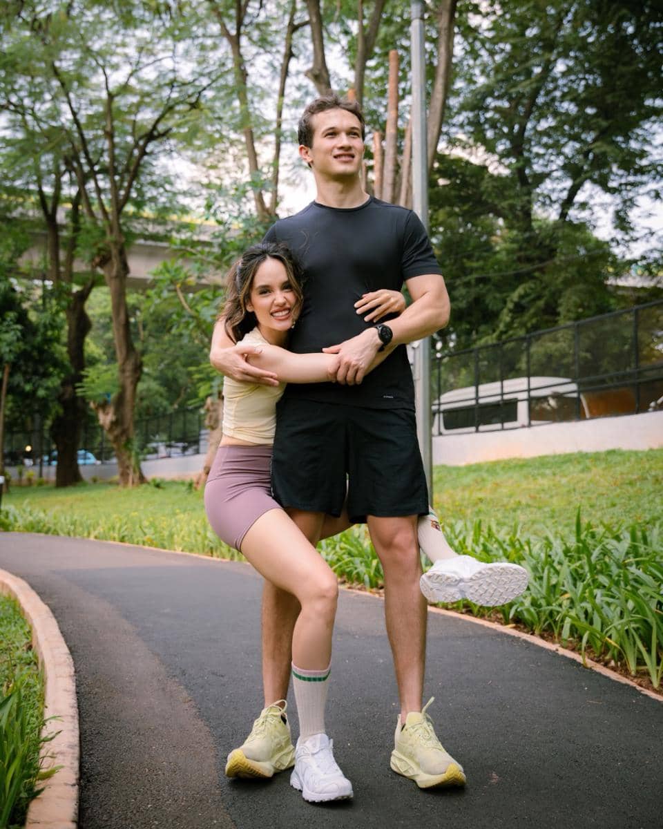 Cinta Laura dan Arya Vasco lari pagi berdua