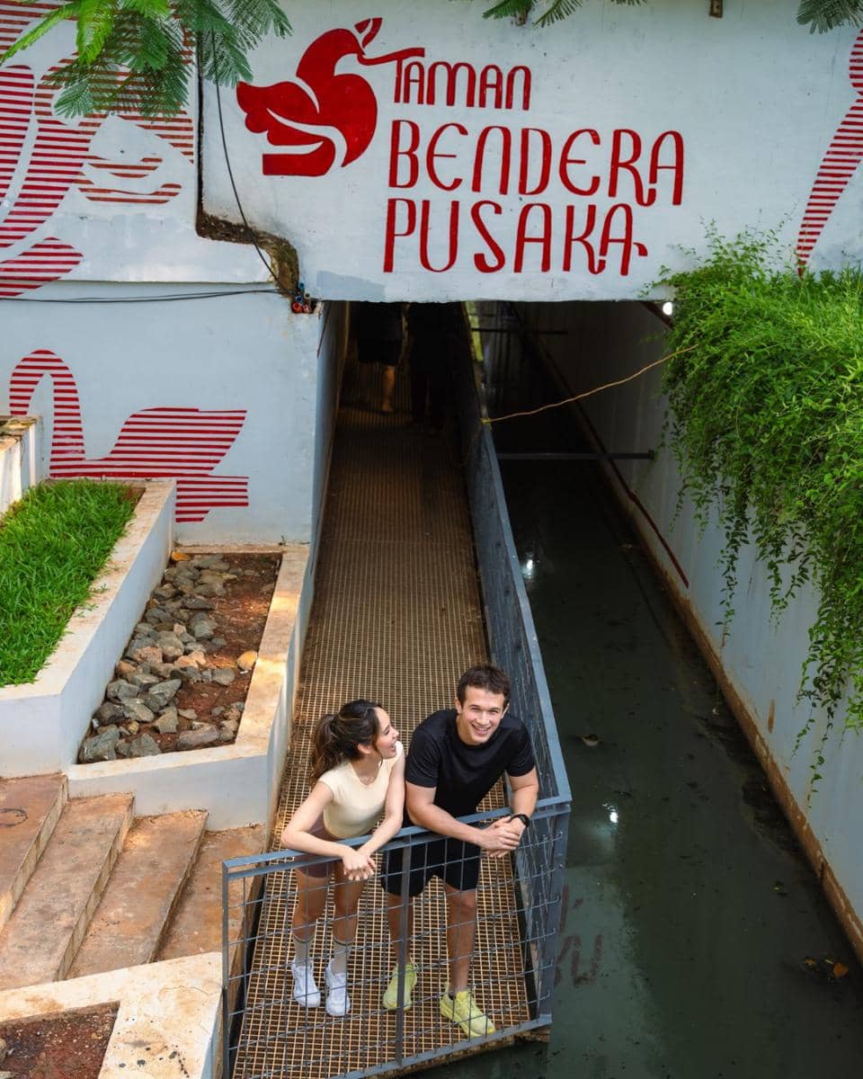 Cinta Laura dan Arya Vasco lari pagi berdua