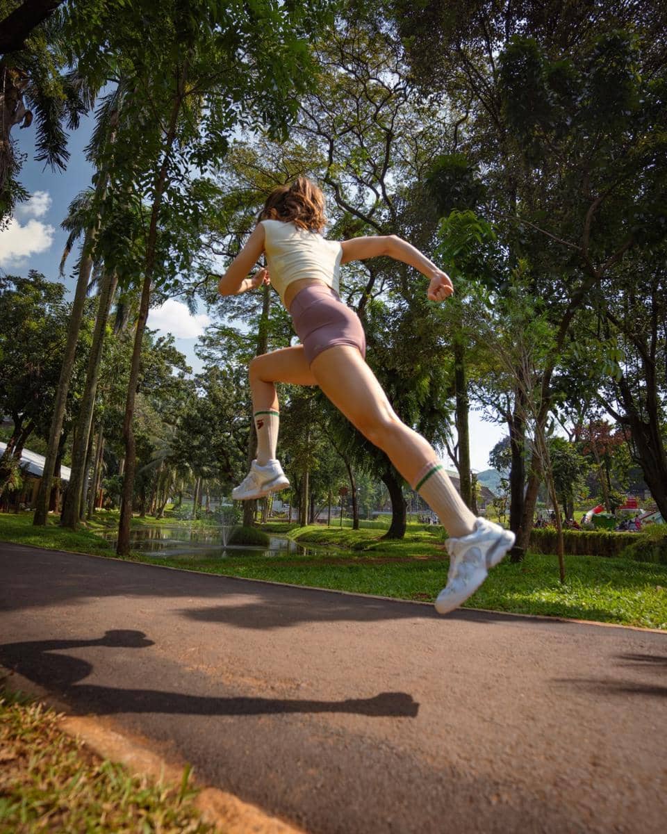 Cinta Laura dan Arya Vasco lari pagi berdua