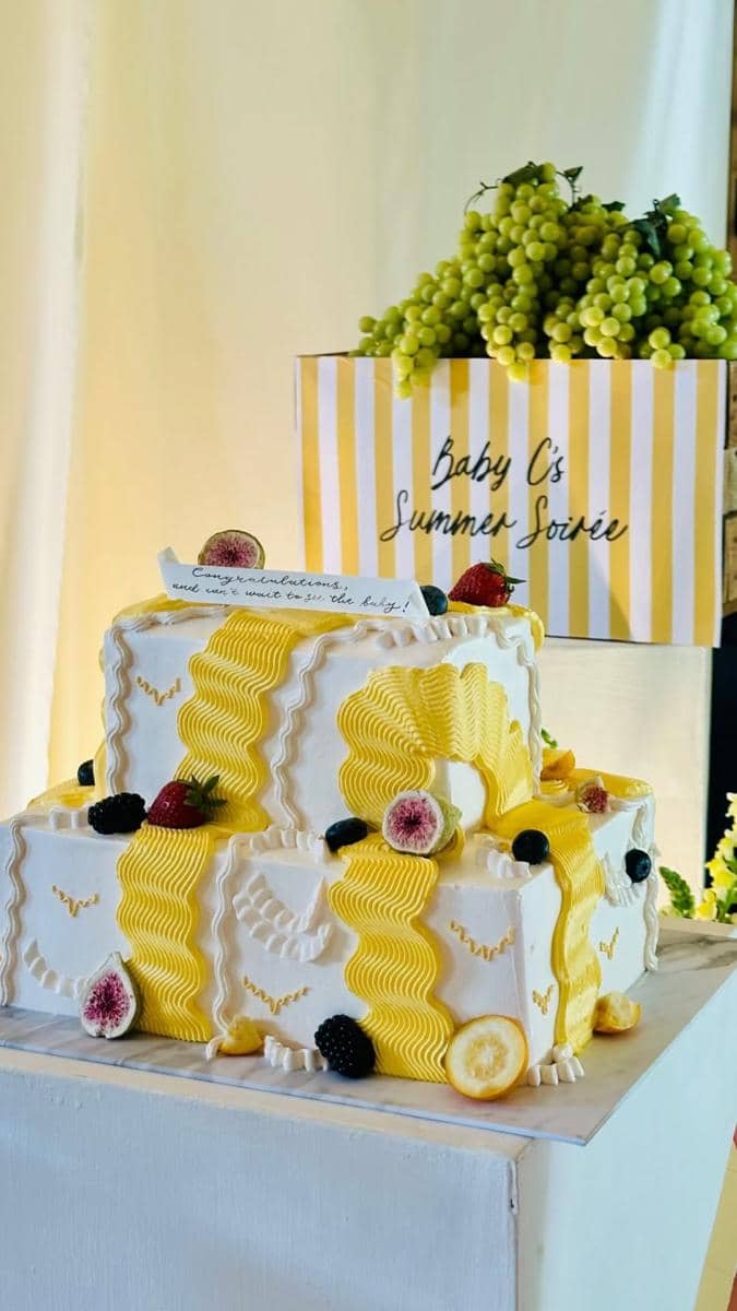 momen baby shower Chelsea Islan