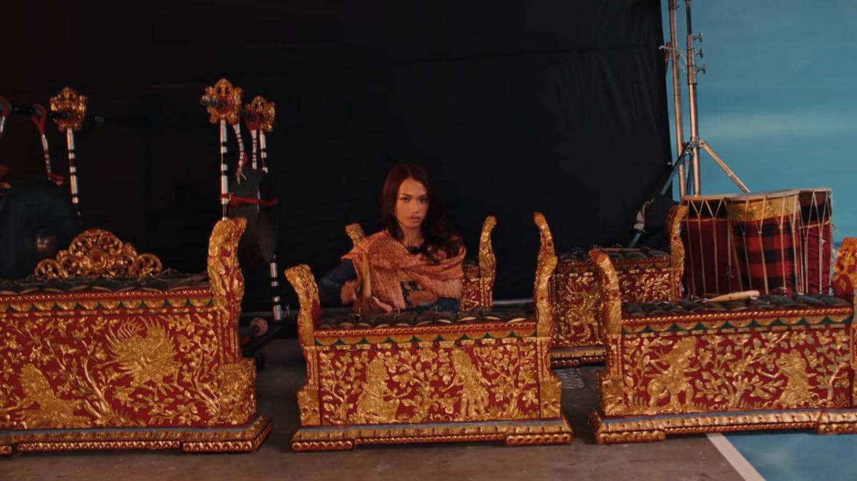 Mengenal Gangsa, Gamelan Bali di Video Musik Terbaru No Na