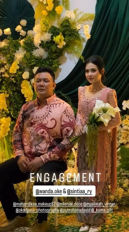 momen lamaran Wancoy dan Sintia