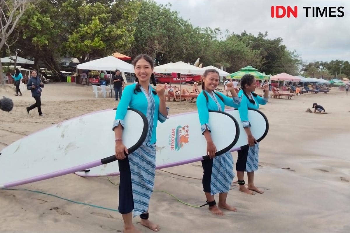 Teman Tuli Berselancar di Kartini Go Surf 2026 Kuta
