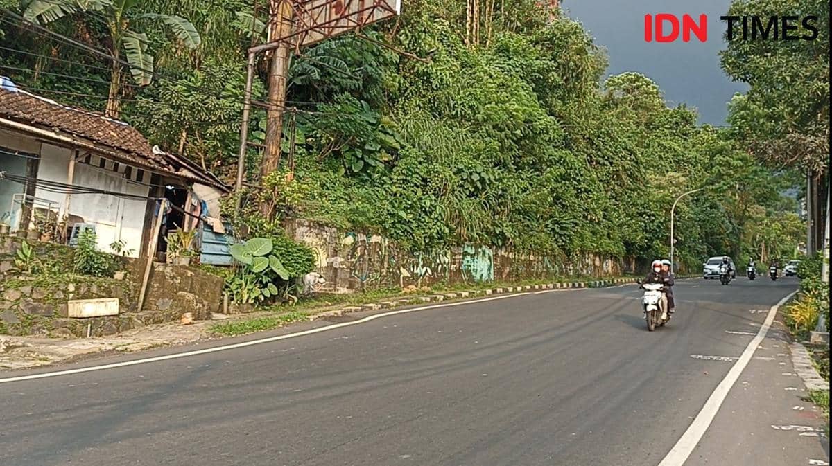 Para Pedagang Ketar-ketir Tekor Jelang Penutupan Jalan Gombel Lama