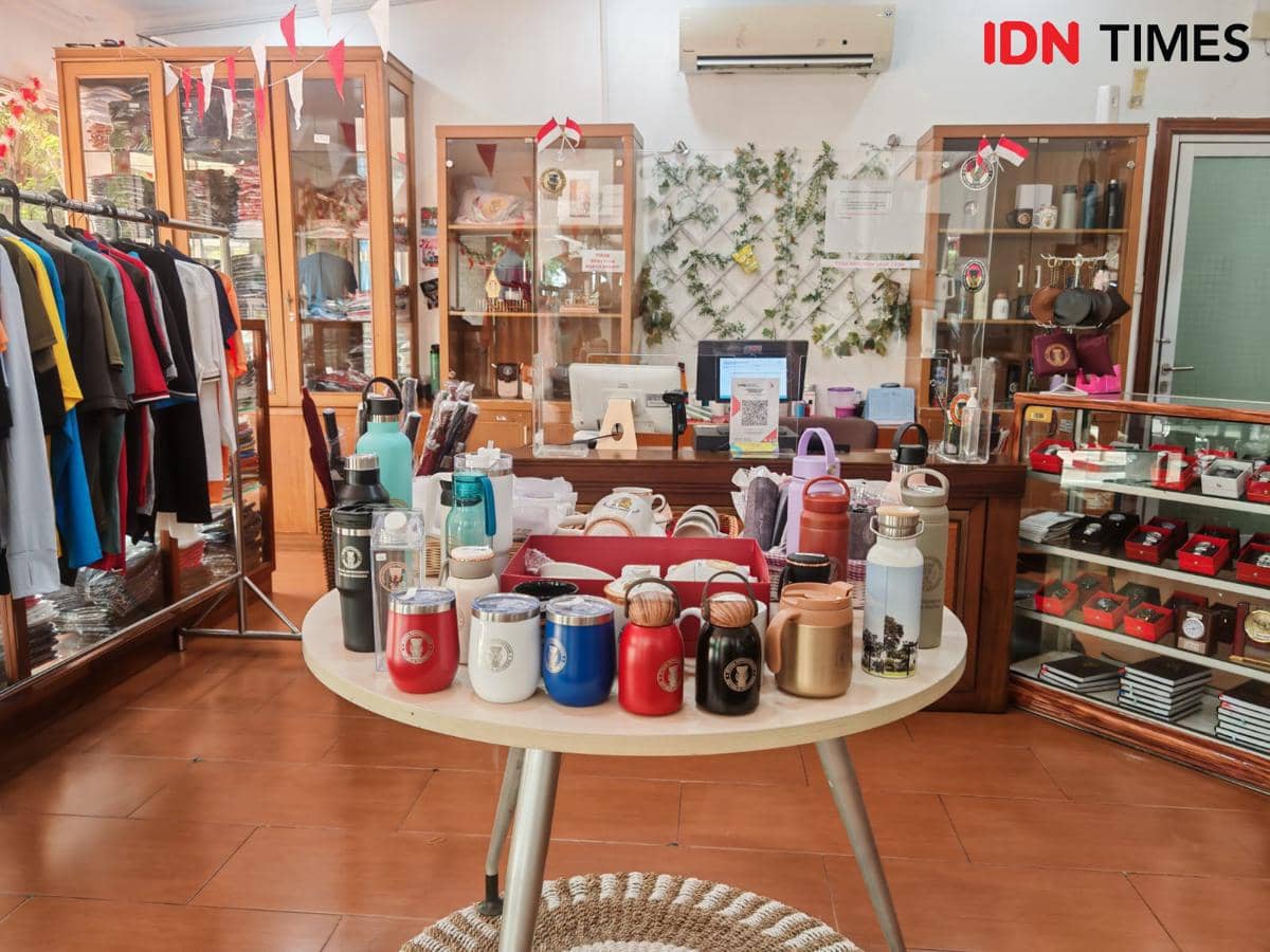 Melihat Suvenir Khas Istana Kepresidenan, Harga Mulai dari Rp15 Ribu