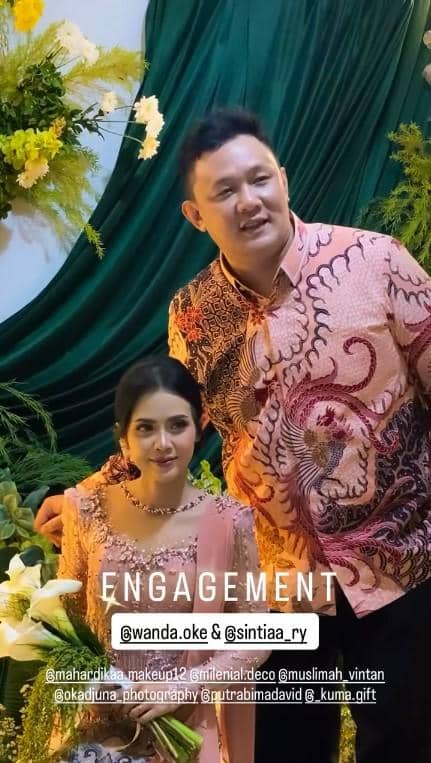 momen lamaran Wancoy dan Sintia