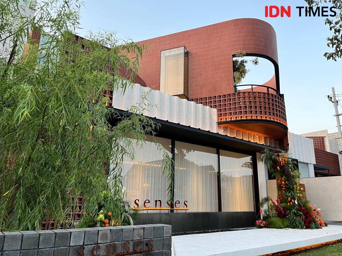 Potret Senses Surabaya tampak depan  