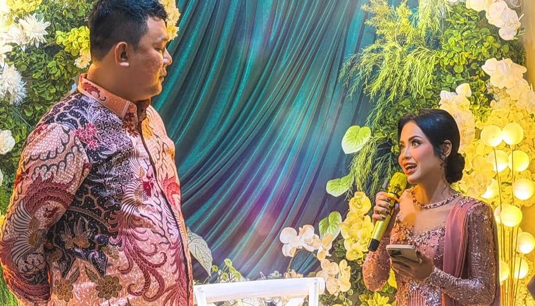 momen lamaran Wancoy dan Sintia