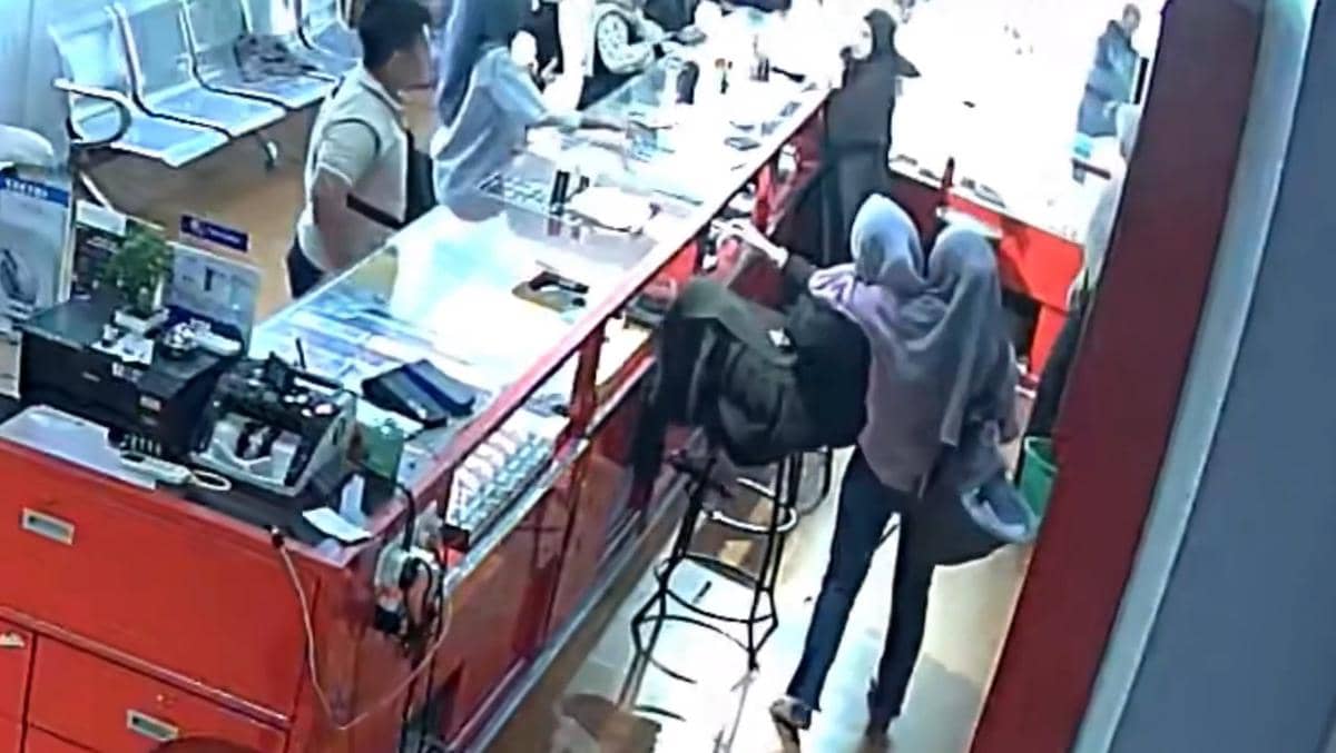 Merasa Ditipu, Perempuan di Medan Nekat Sandera Pegawai PS Store Pakai Parang