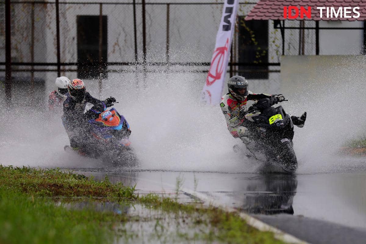 Balap Motor Astra Honda Dream Cup (AHDC) 2026 Regional Sumatra Utara di Sirkuit Pancing, Medan (IDN Times/Arifin Al Alamudi)