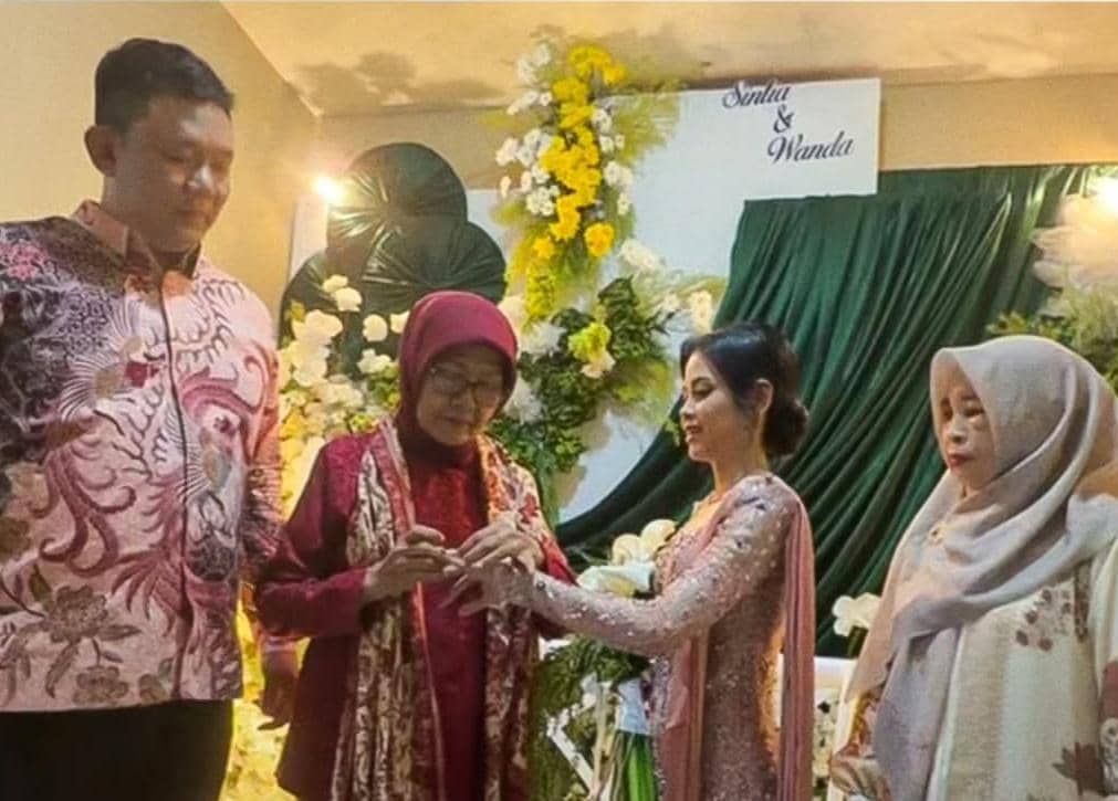 momen lamaran Wancoy dan Sintia