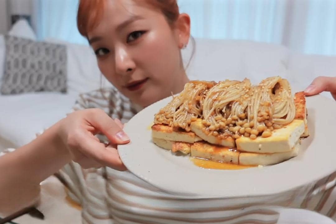 5 Tips Memasak Semur Tofu Enoki ala Seulgi, Menu Simpel dan Lezat!