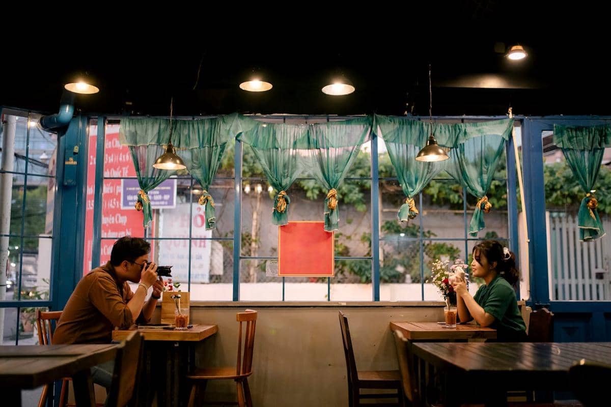 ilustrasi memotret gebetan