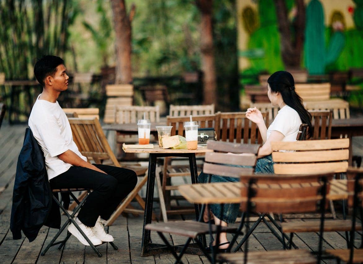 ilustrasi cowok dan cewek 