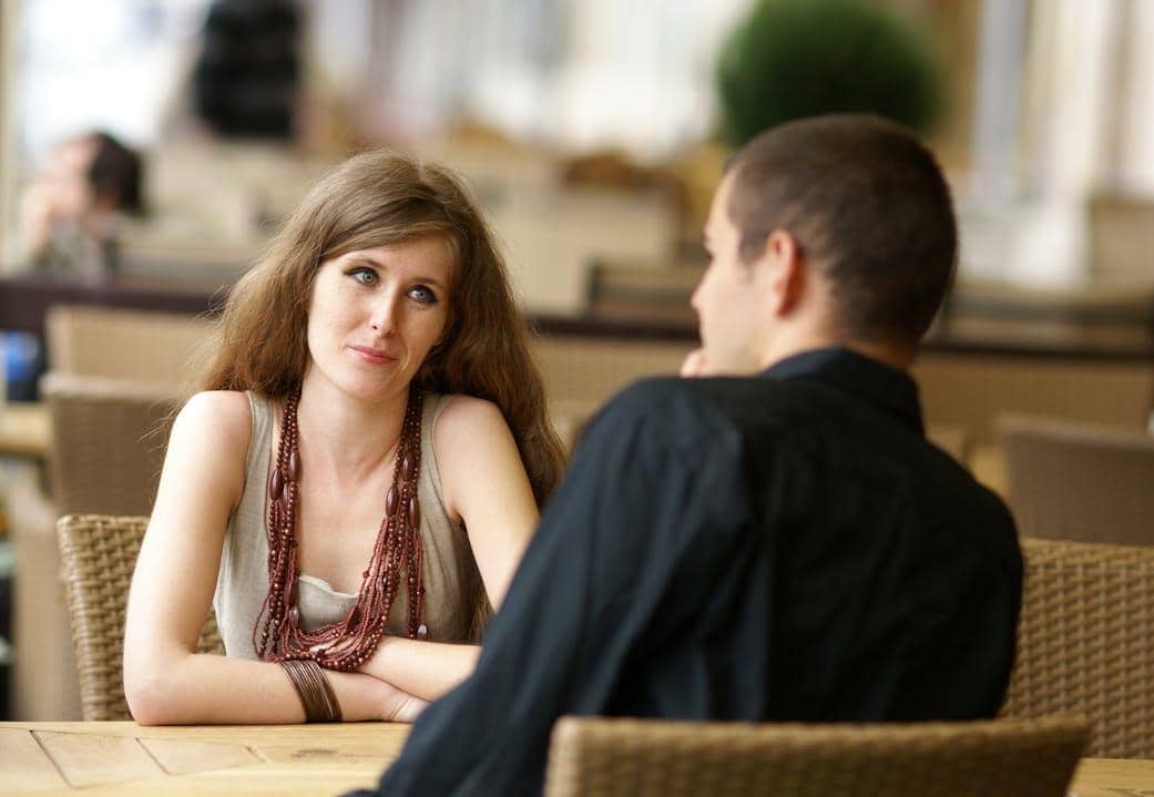 ilustrasi pria dan perempuan