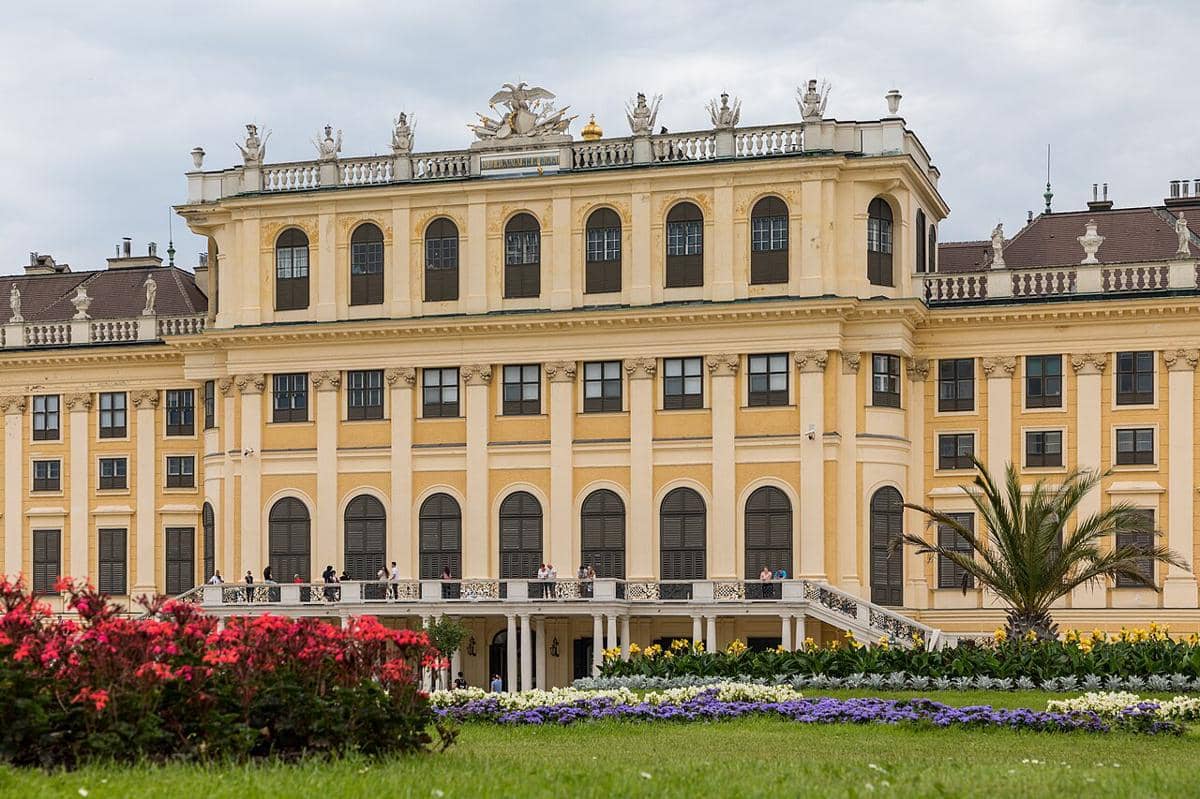 6 Fakta Istana Schönbrunn, Istana Megah Warisan Kekaisaran Austria