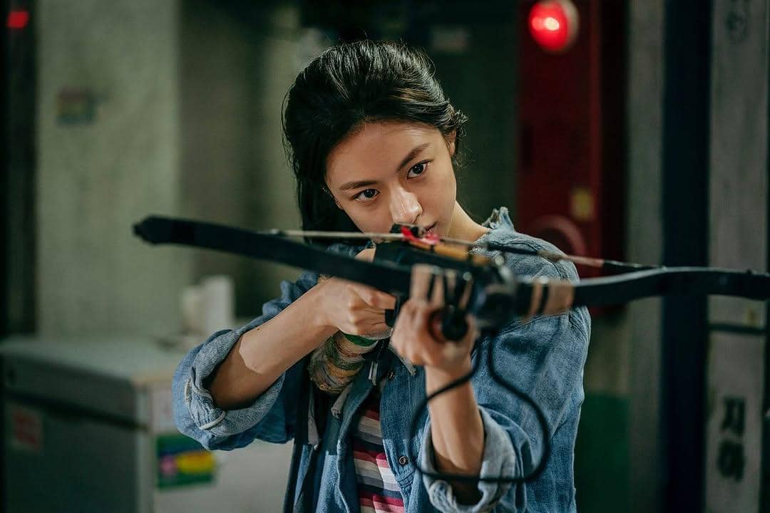 Aktris Go Youn Jung dalam drakor Sweet Home