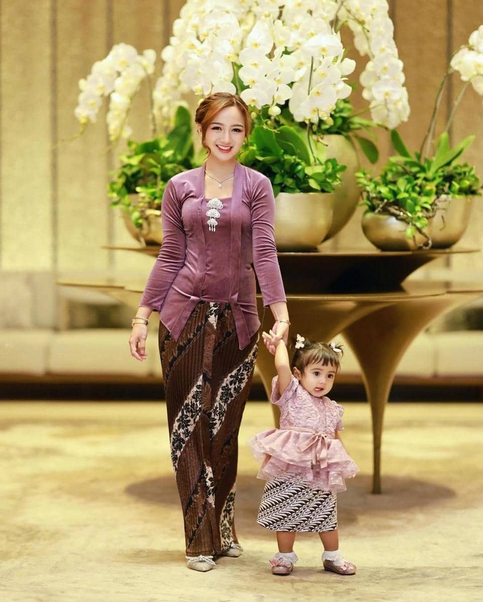 OOTD ibu dan anak ala Nanda Arsyinta 