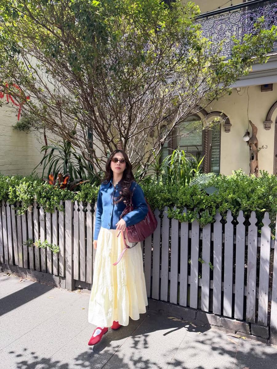 referensi ootd nuansa kuning ala Abel Cantika 