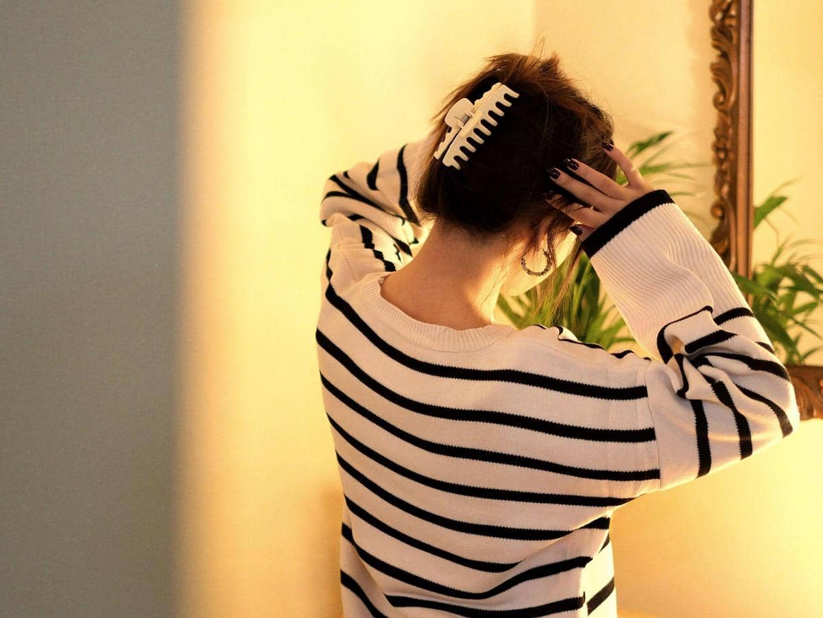 Fakta Claw Clip: Bikin Rambut Rusak atau Aman Dipakai?