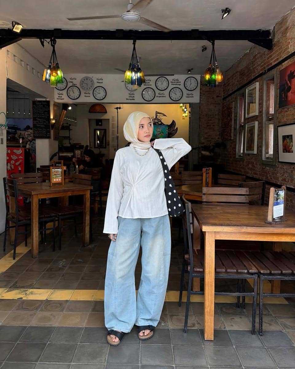 OOTD Blue Jeans ala Khaila Dian