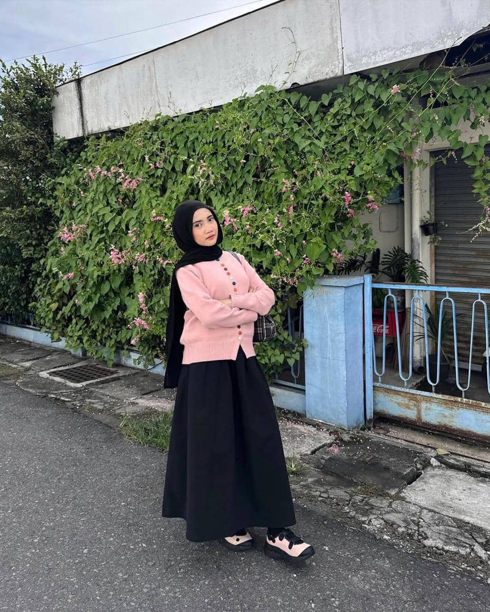 Outfit Nuansa Pink ala Khaila Dian