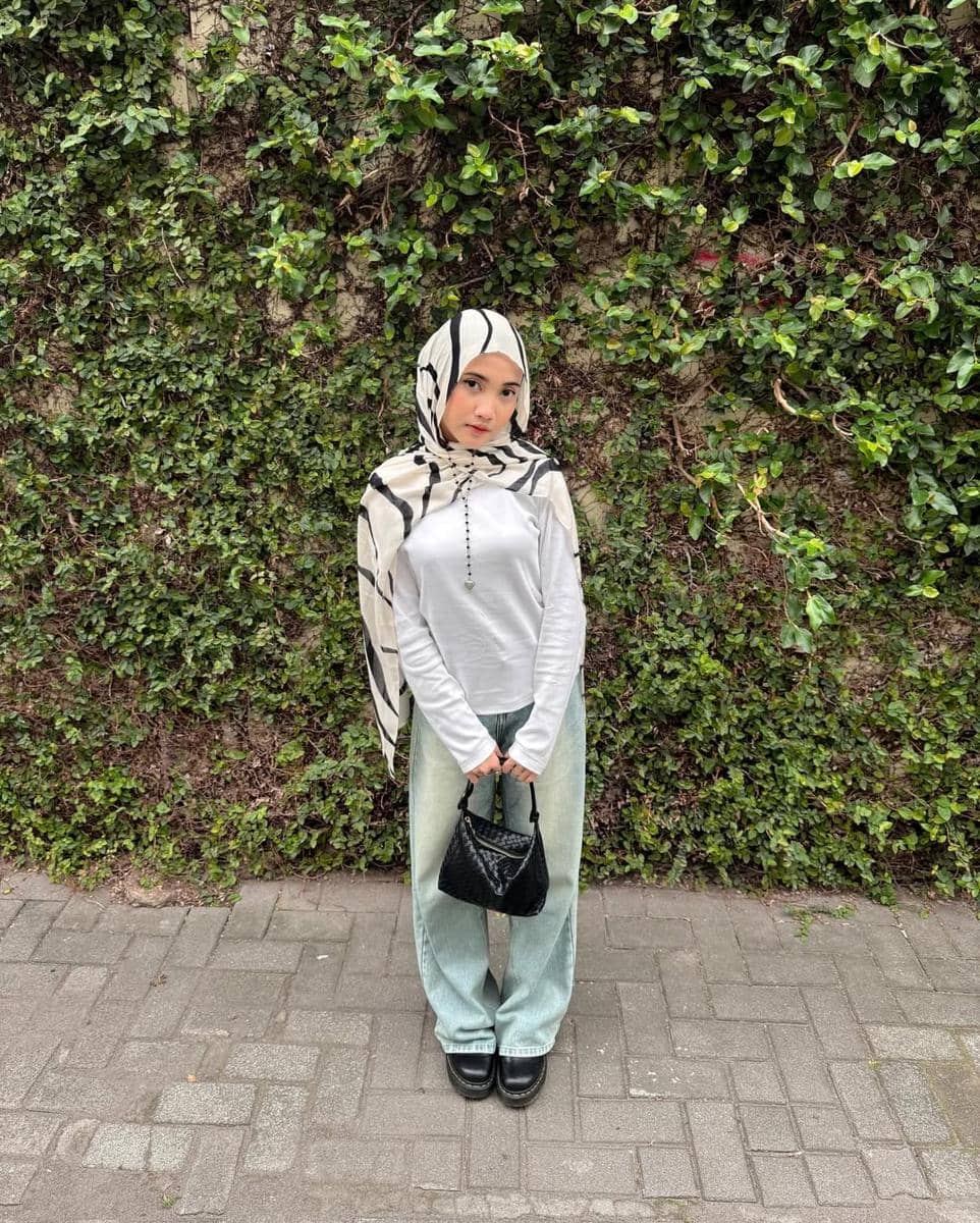 OOTD Blue Jeans ala Khaila Dian