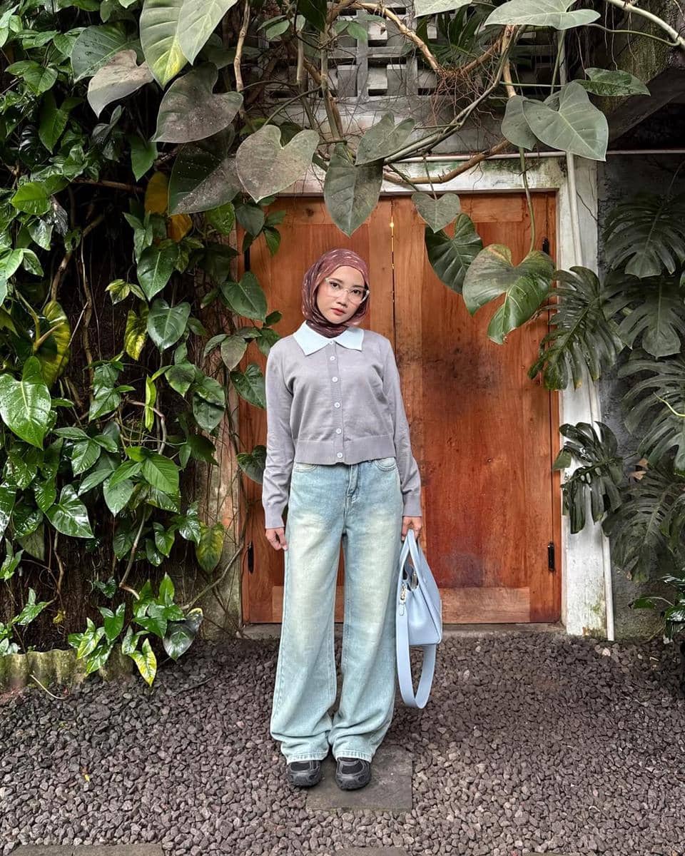 OOTD Blue Jeans ala Khaila Dian