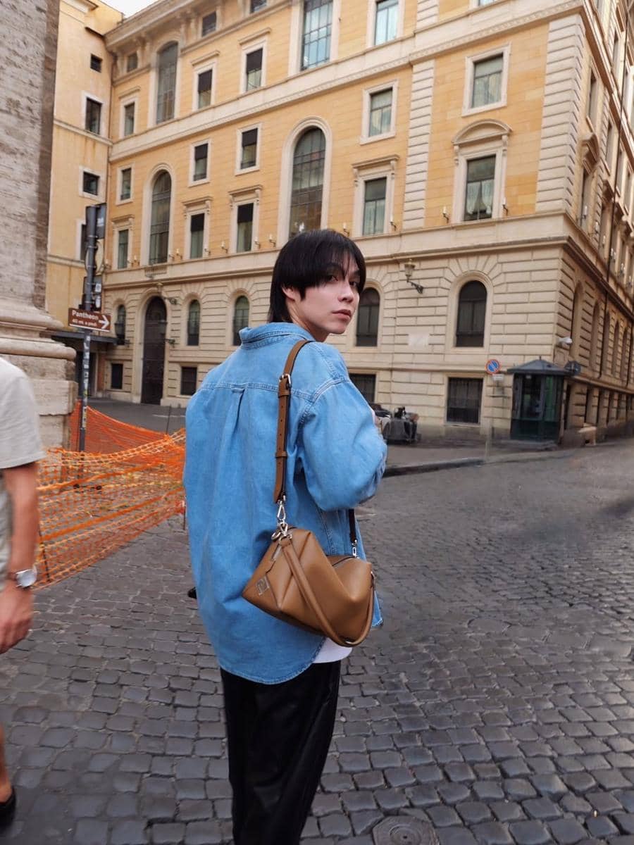 Outfit Traveling Kasual ala First Kanaphan