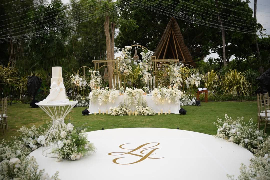 inspirasi dekorasi wedding outdoor yang romantis 