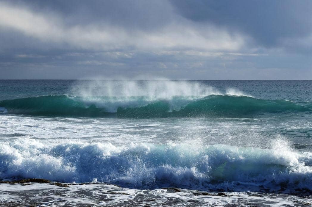 ilustrasi awan hujan yang terbentuk