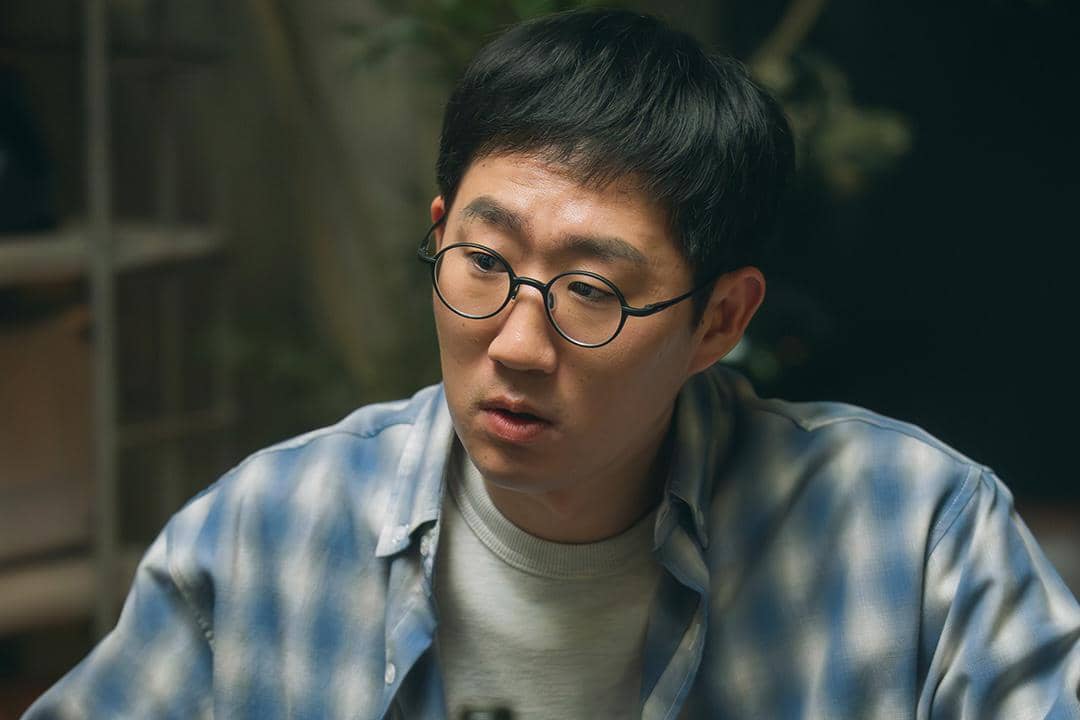 cuplikan drakor We Are All Trying Here 