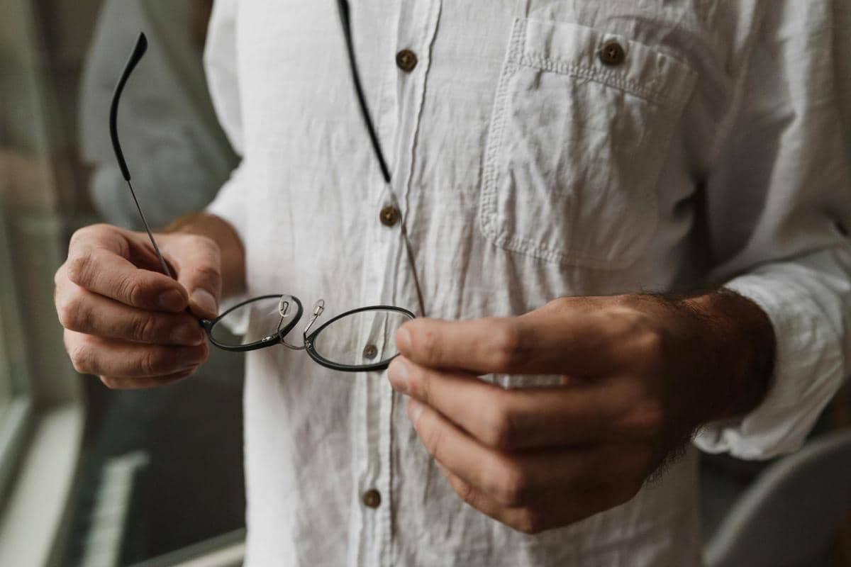 ilustrasi bantalan hidung kacamata