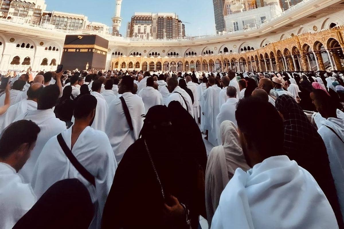 ilustrasi tawaf saat haji 