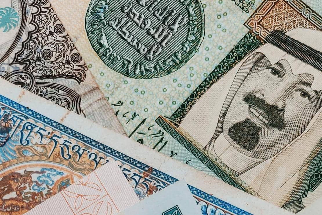 ilustrasi uang riyal 