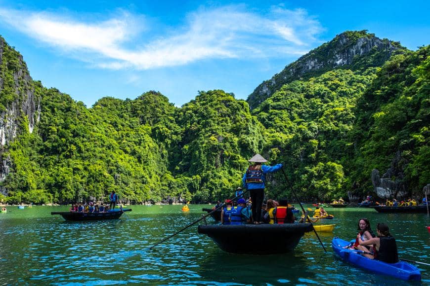 ilustrasi wisatawan asing yang pelesir ke Vietnam