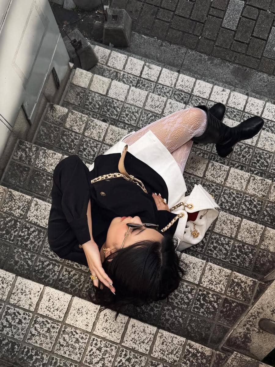 Diva Azzura liburan di Jepang