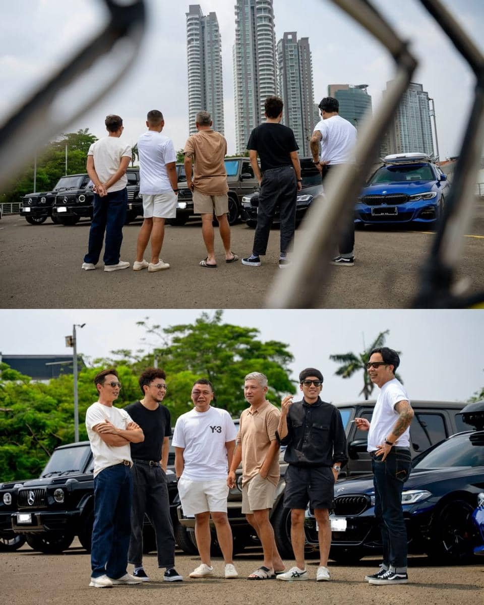 Ananda Omesh bareng geng mobil tua